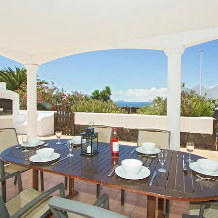 Playa Blanca Sleeps 12 Pool Wifi Villa Playa Blanca (Lanzarote)